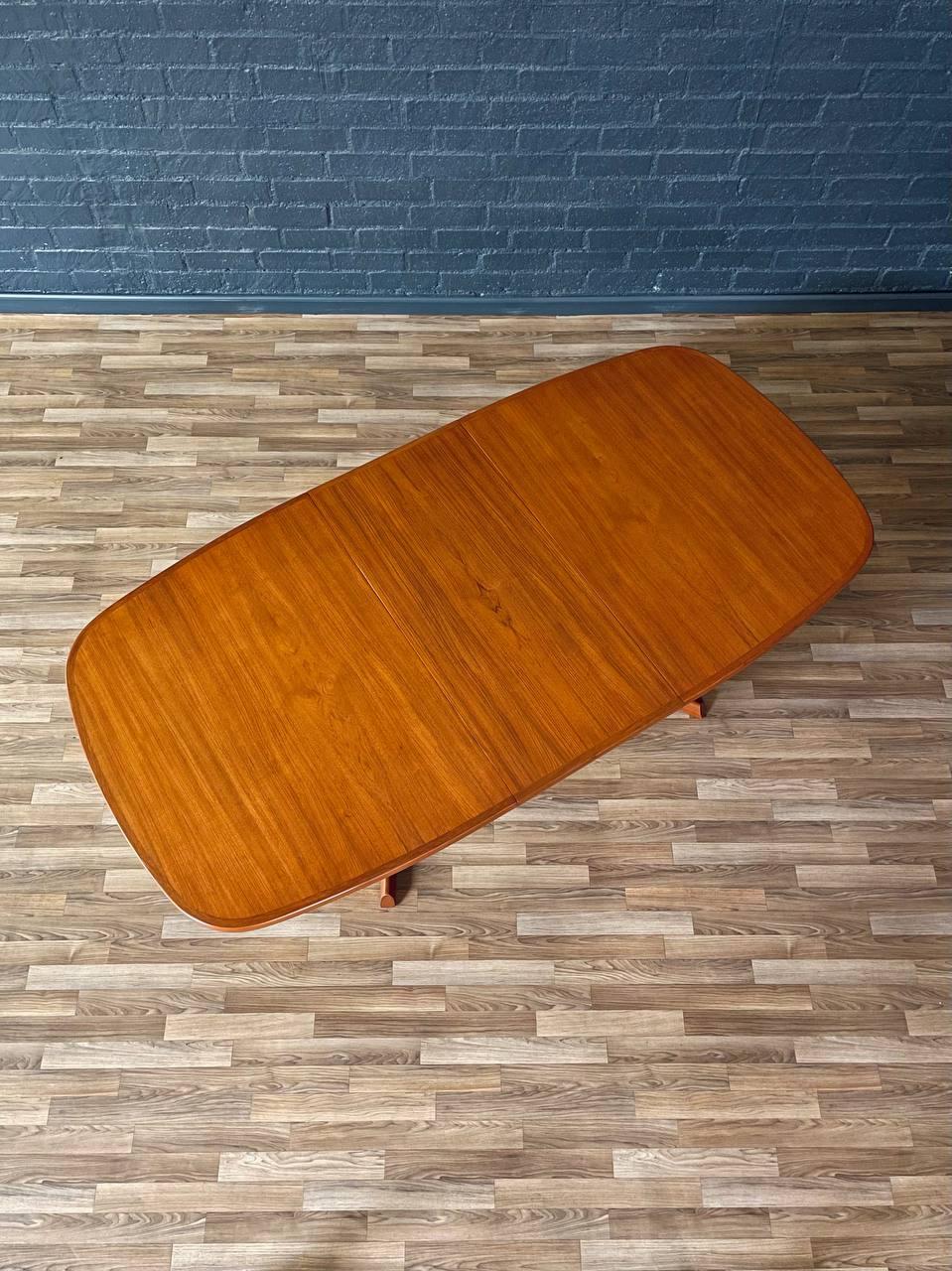 Newly Refinished -Expanding Mid-Century Danish Modern Teak Dining Table by Gudme For Sale 1