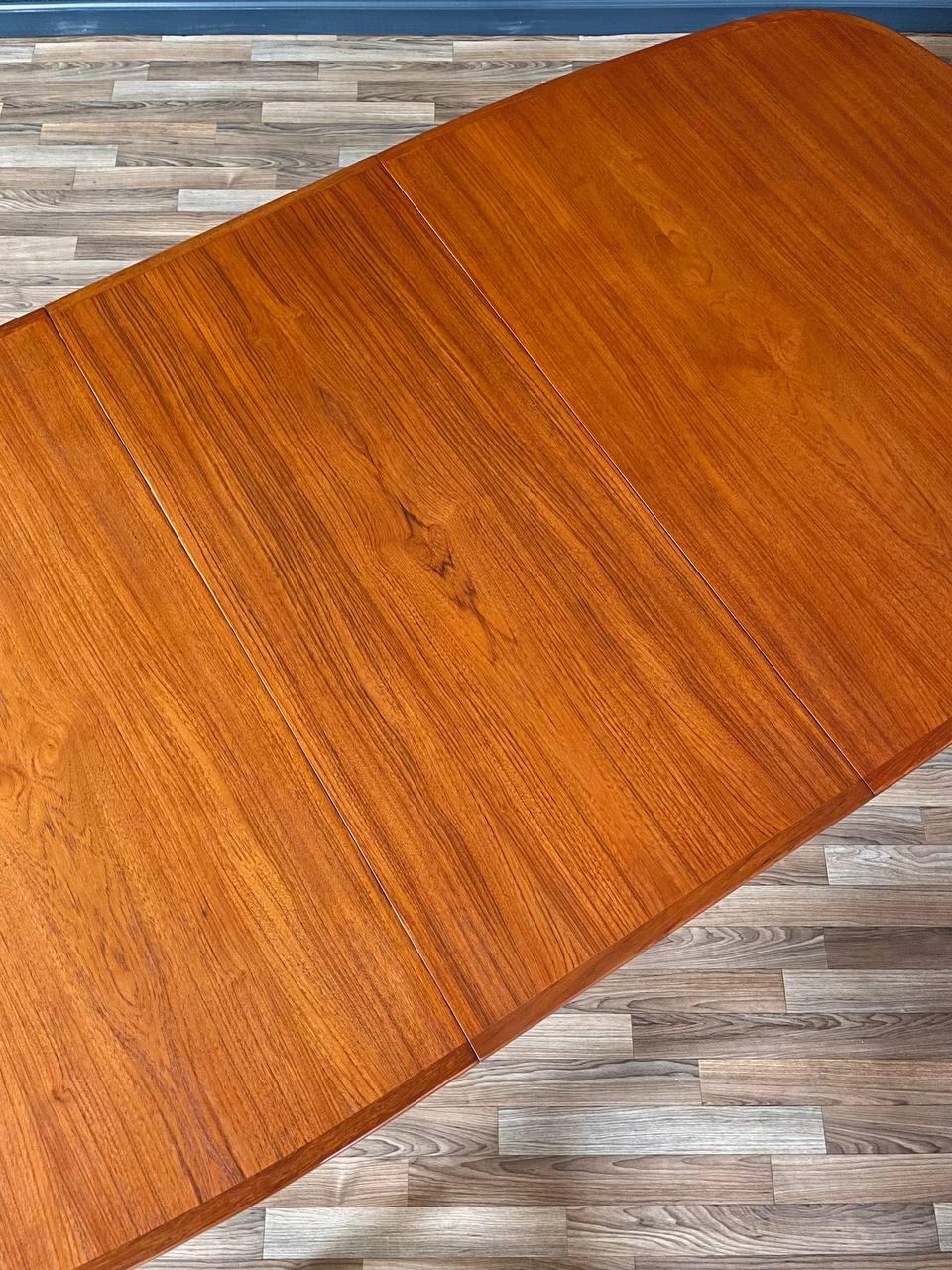 Newly Refinished -Expanding Mid-Century Danish Modern Teak Dining Table by Gudme For Sale 2