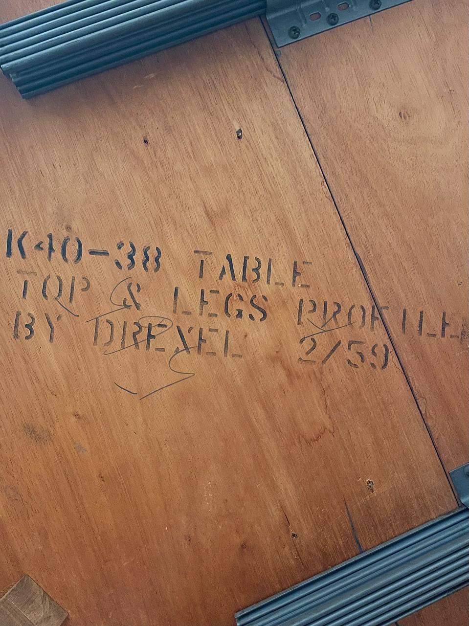 Nouvellement repeinte - Table de salle à manger ronde à profil extensible The Moderns Modernity en vente 3