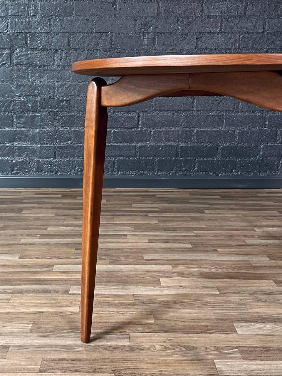 Newly Refinished-Expanding Mid-Century Modern Sculpted Floating Top Dining Table For Sale 3