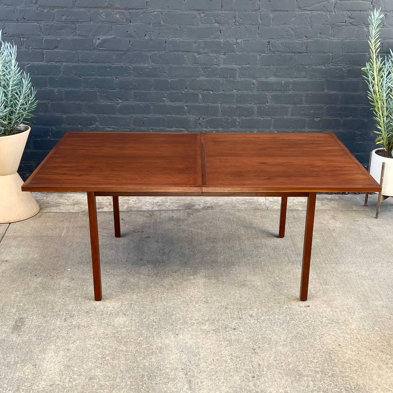 Mid-20th Century Newly Refinished Expanding Mid-Century Modern Walnut Dining Table, Milo Baughman