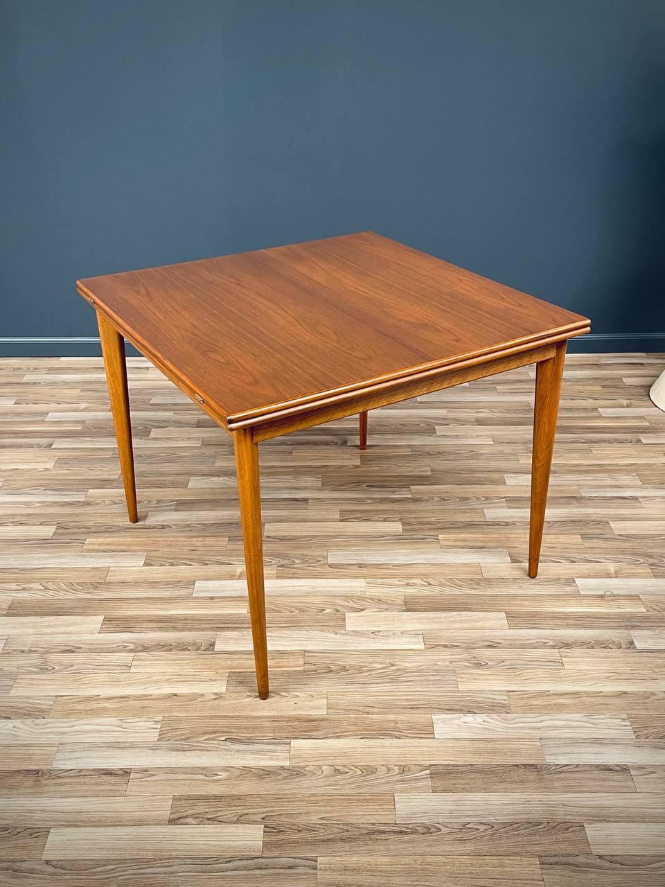 Newly Refinished - Karl-Erik Ekselius Expanding Walnut Dining Table for Dux In Excellent Condition For Sale In Los Angeles, CA