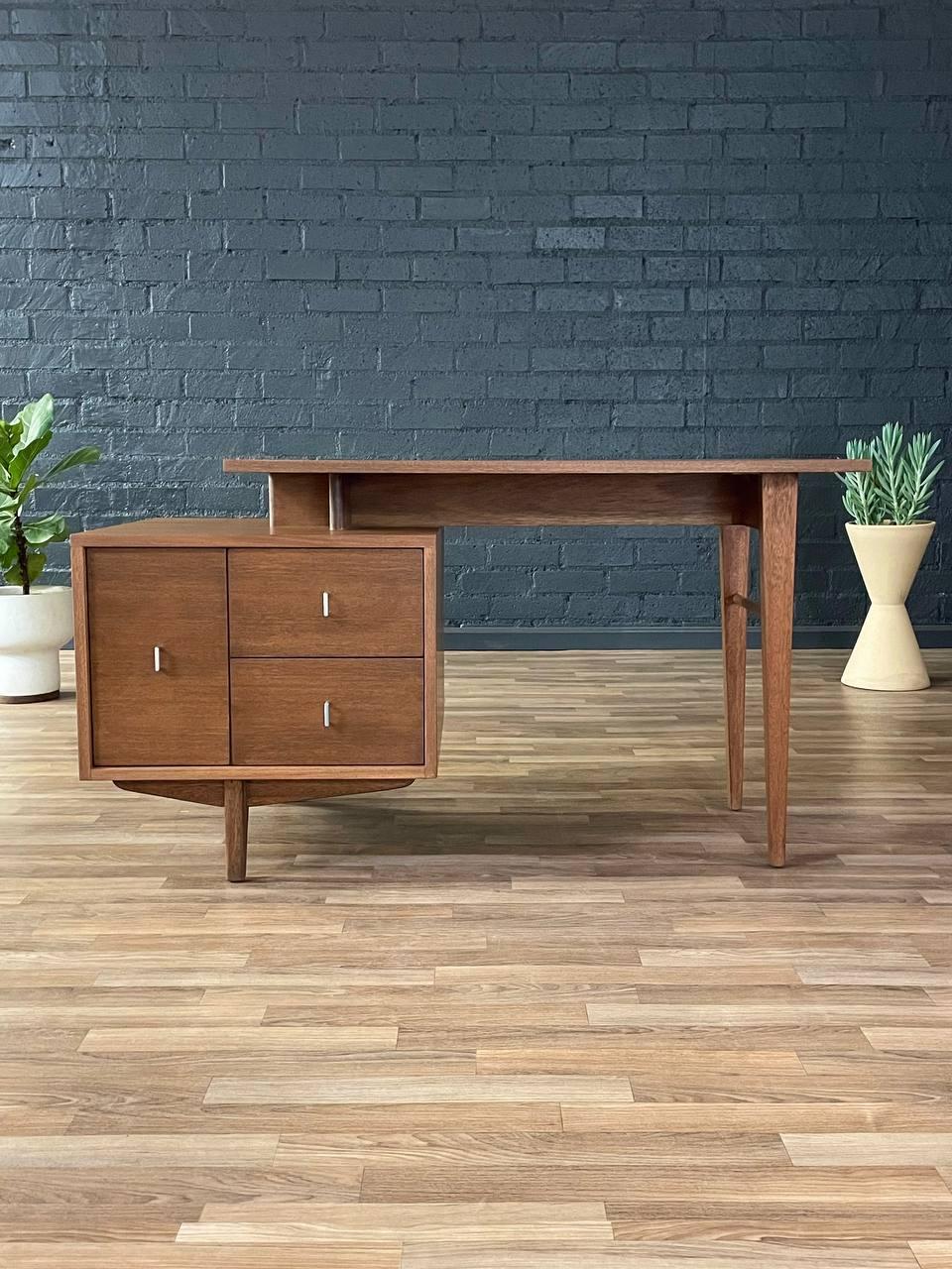 Newly Refinished - Mid-Century California Modern Desk by John Keal In Excellent Condition In Los Angeles, CA