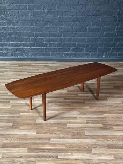 Appena rifinito - Tavolino in noce moderno californiano di metà secolo di Ace-HI