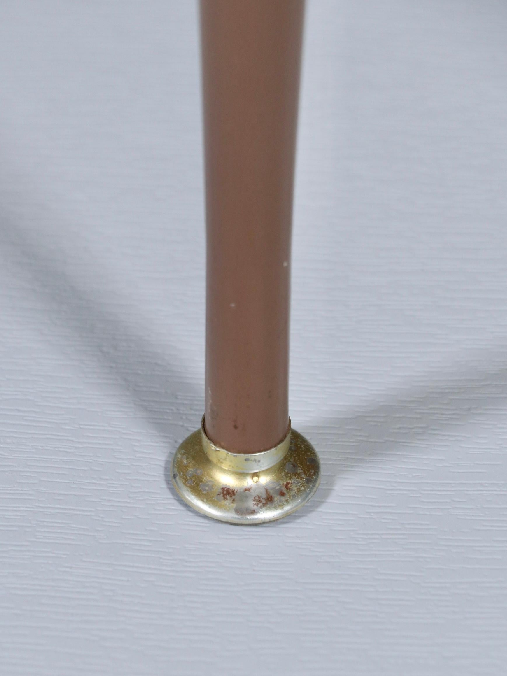 Nouvellement repeinte - Commode californienne bicolore laquée et en noyer du milieu du siècle dernier en vente 3