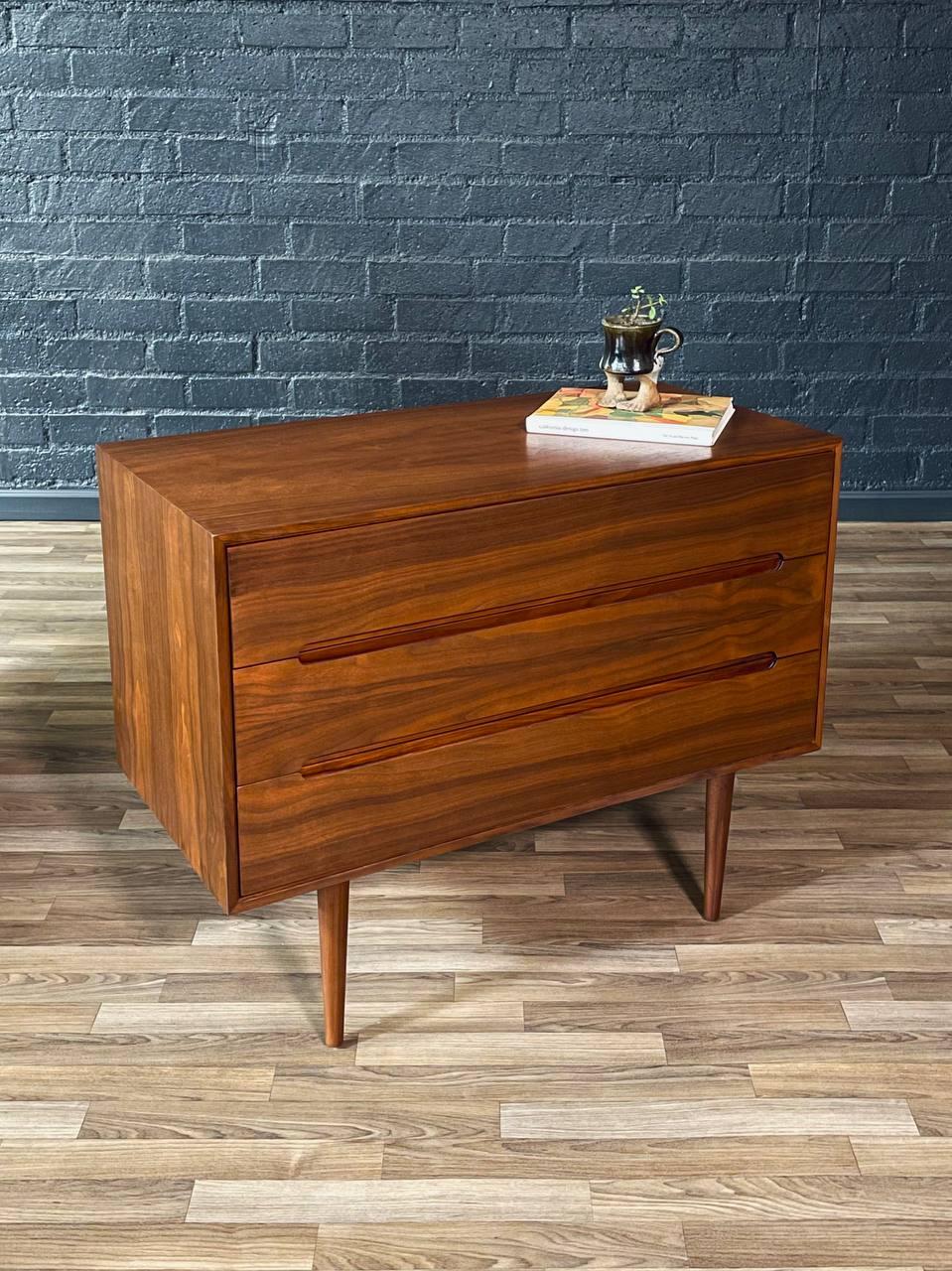 Other Newly Refinished - Mid-Century Danish Modern 3-Drawer Dresser For Sale
