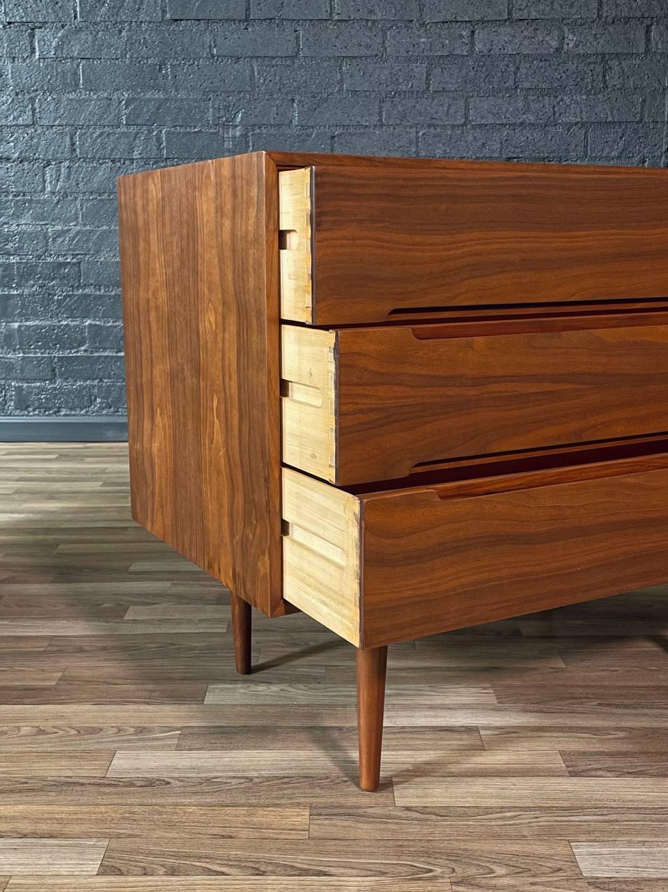 Newly Refinished - Mid-Century Danish Modern 3-Drawer Dresser For Sale 1