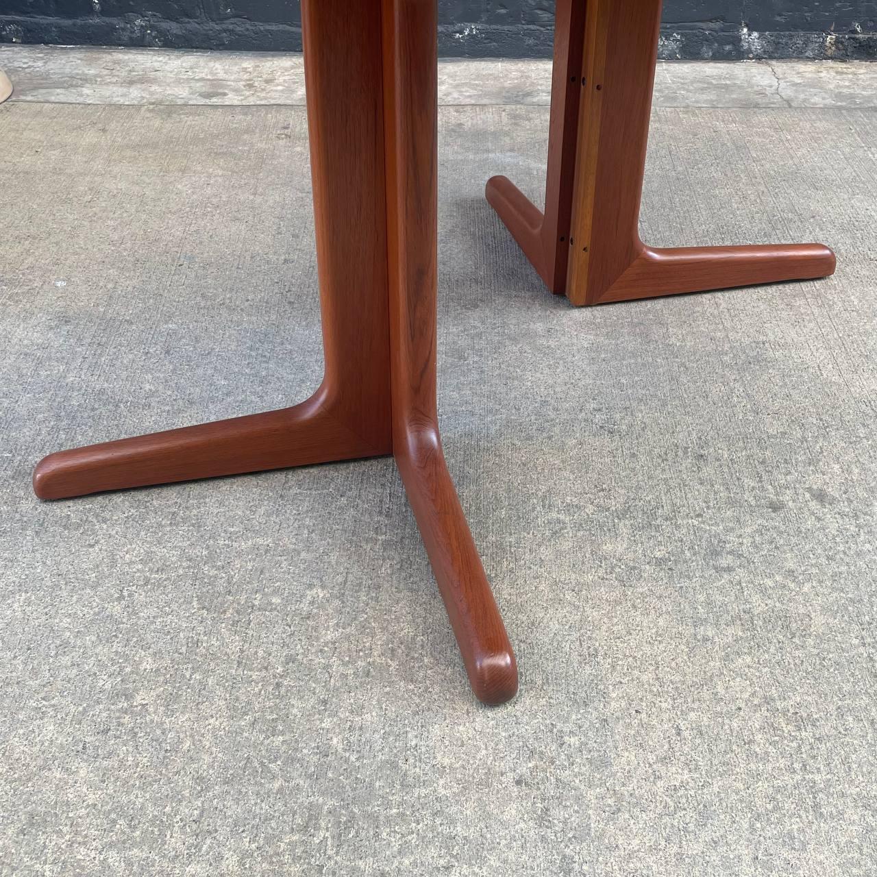 Newly Refinished - Mid-Century Danish Modern Expanding Teak Round Dining Table 3