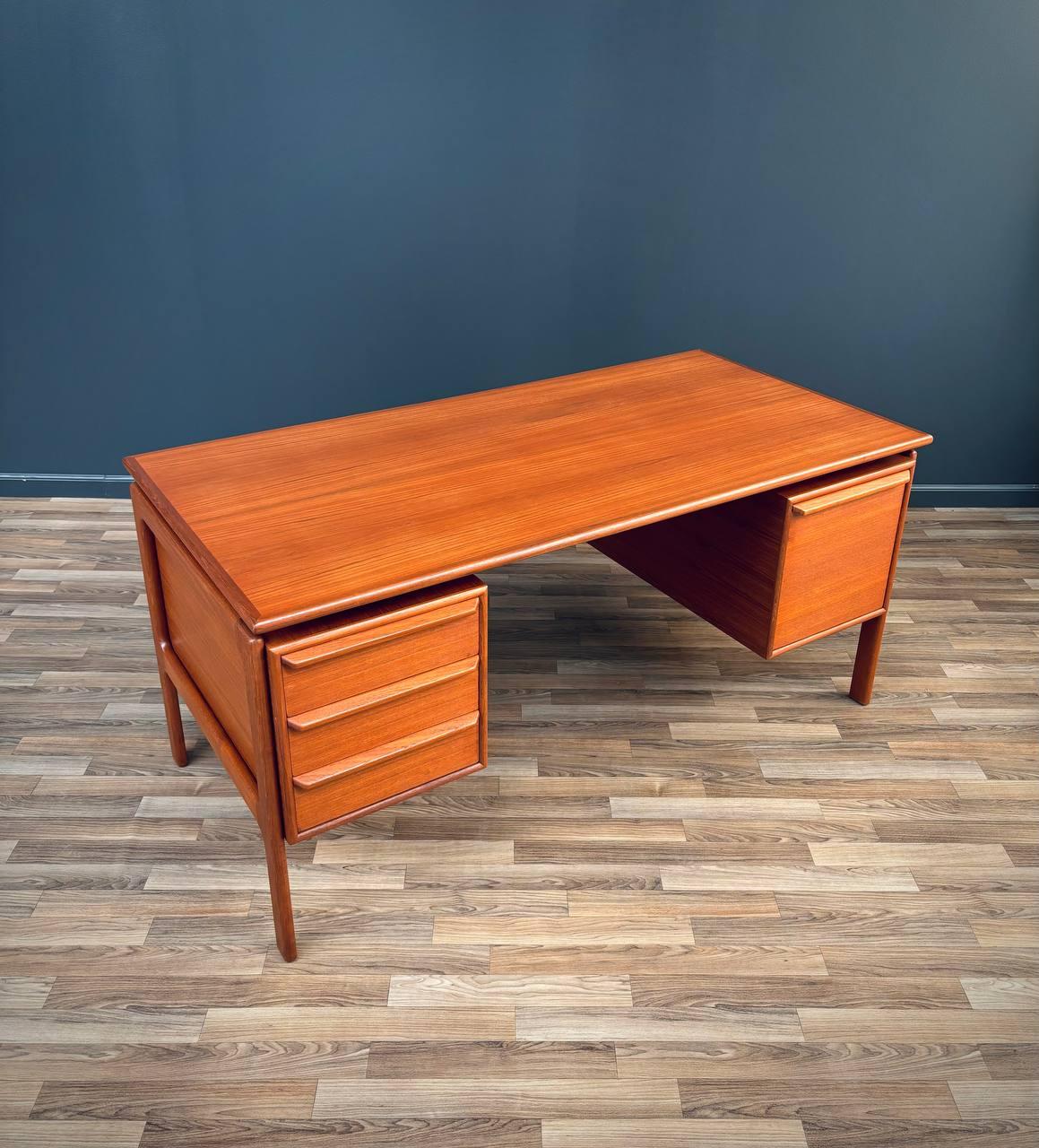 Mid-Century Modern Newly Refinished - Mid-Century Danish Modern Floating Top Teak Desk For Sale