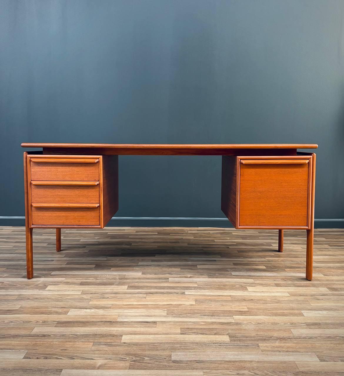 Mid-20th Century Newly Refinished - Mid-Century Danish Modern Floating Top Teak Desk For Sale