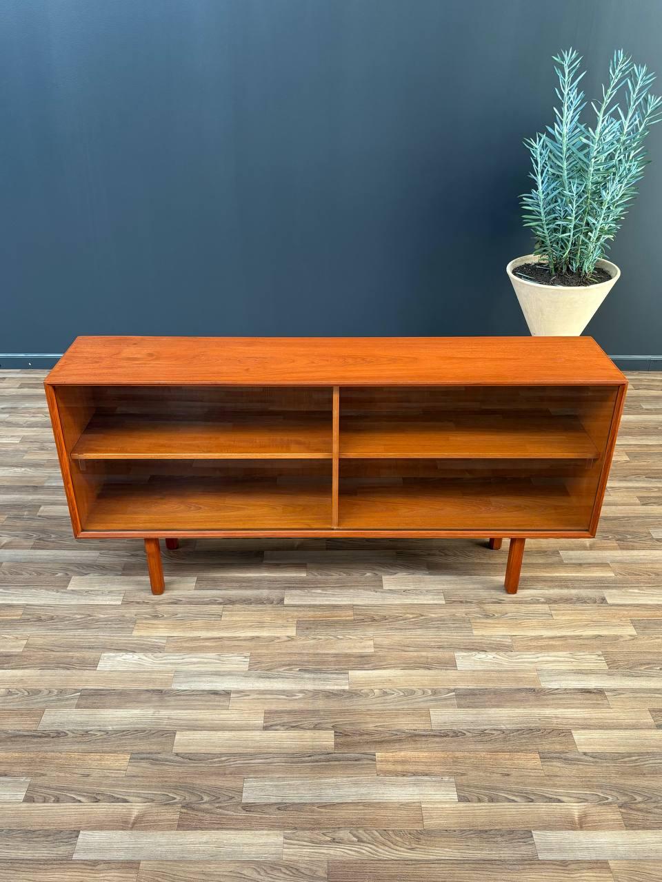 Mid-Century Modern Newly Refinished - Mid-Century Danish Modern Teak Bookcase with Glass Doors For Sale