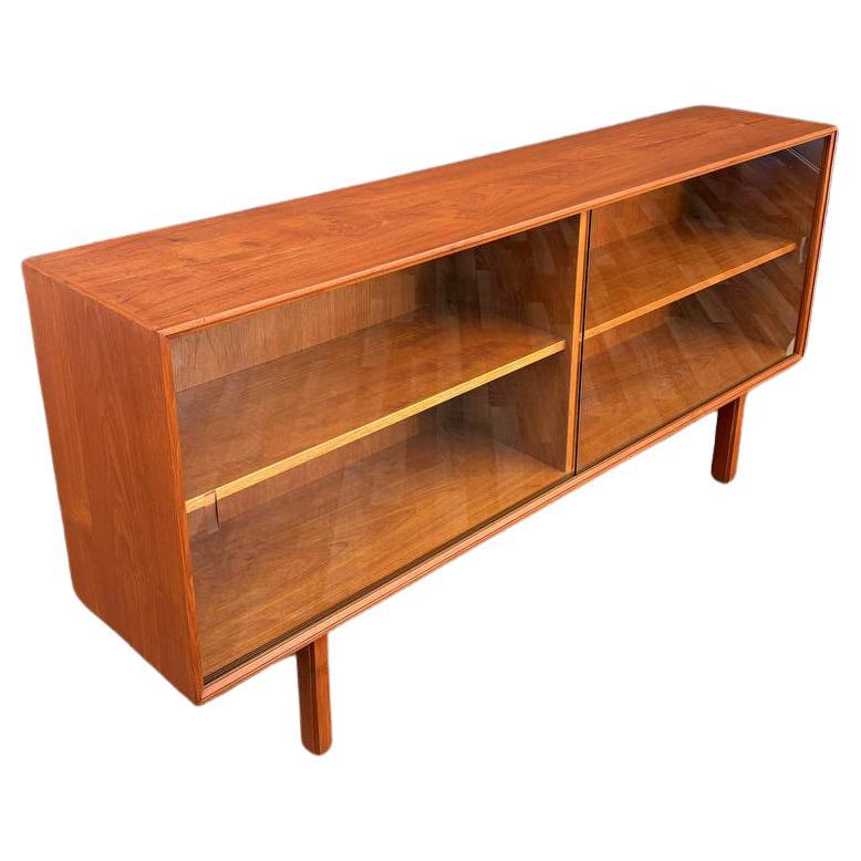 Newly Refinished - Mid-Century Danish Modern Teak Bookcase with Glass Doors For Sale