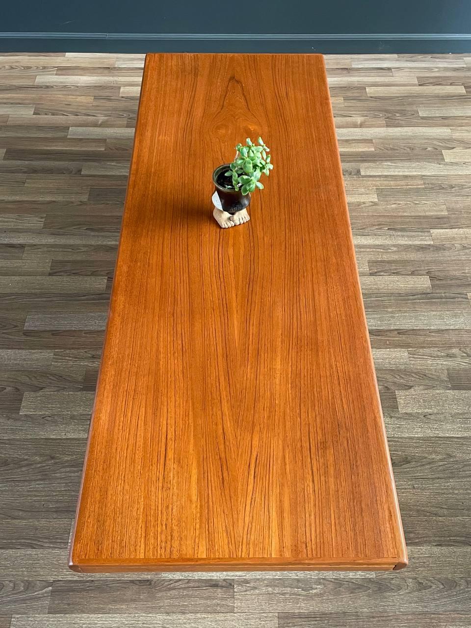Formica Newly Refinished - Mid-Century Danish Modern Teak Coffee Table w/ Expanding Tray For Sale