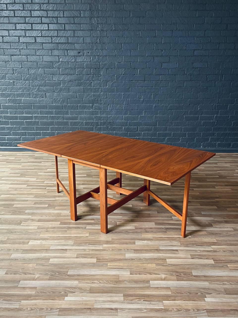 Condition: Original Vintage Condition 
Dimensions: 29.50”H x 20” -75