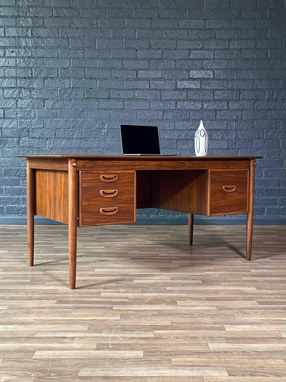 Newly Refinished - Mid-Century Danish Modern Walnut Executive Desk In Excellent Condition For Sale In Los Angeles, CA