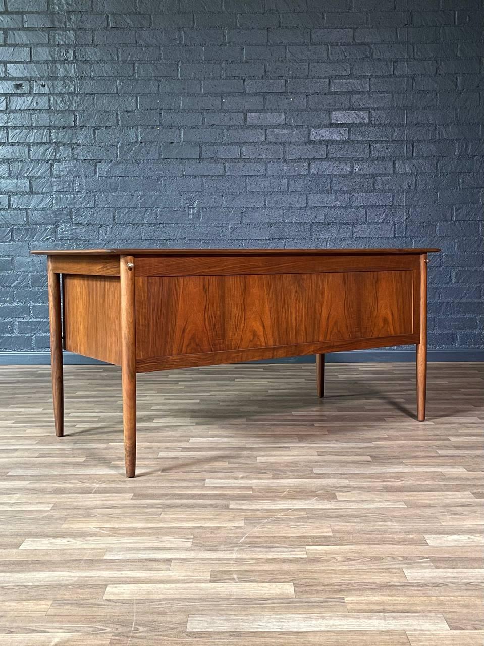 Mid-20th Century Newly Refinished - Mid-Century Danish Modern Walnut Executive Desk For Sale