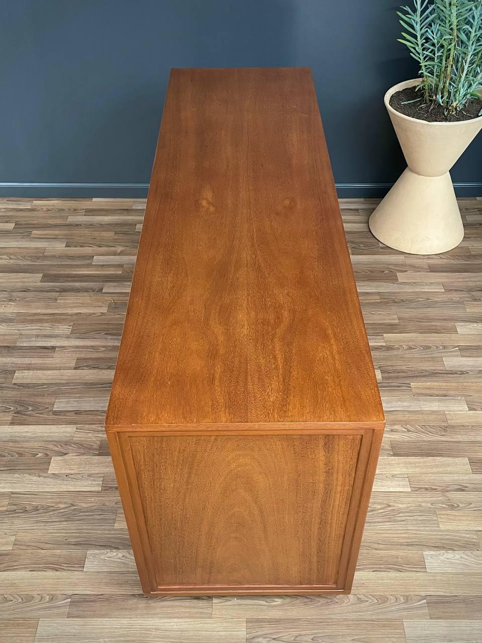 Newly Refinished - Mid-Century Modern 10-Drawer Dresser by R-Way 1