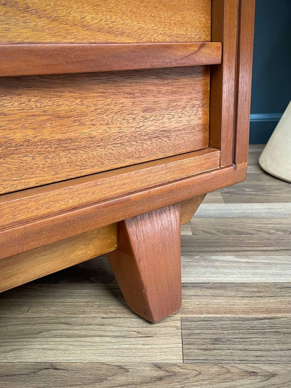 Newly Refinished - Mid-Century Modern 10-Drawer Dresser by R-Way 3