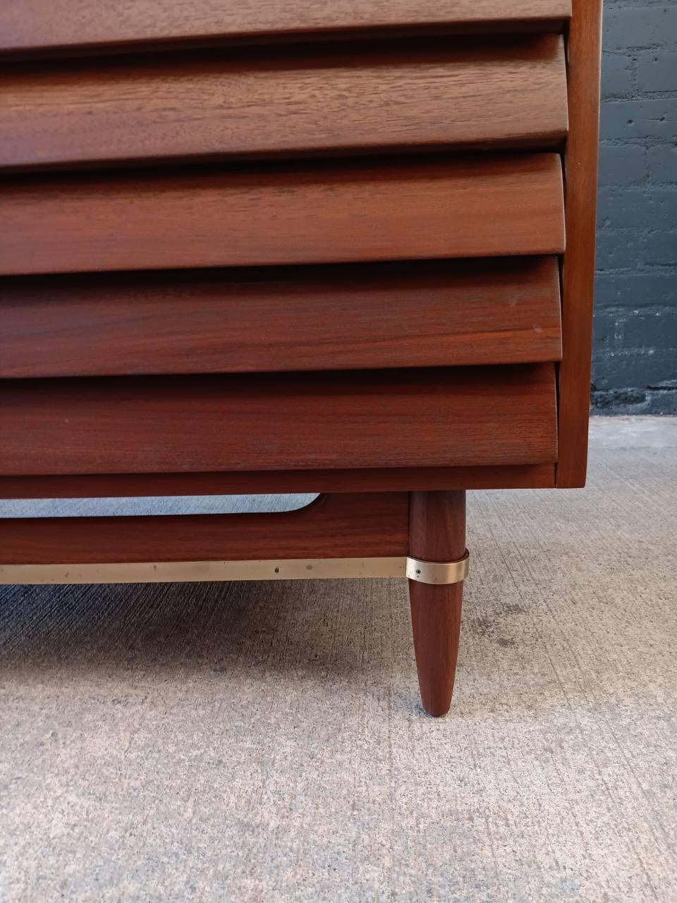Newly Refinished - Mid-Century Modern 3-Drawer Dresser by Merton Gershun For Sale 3