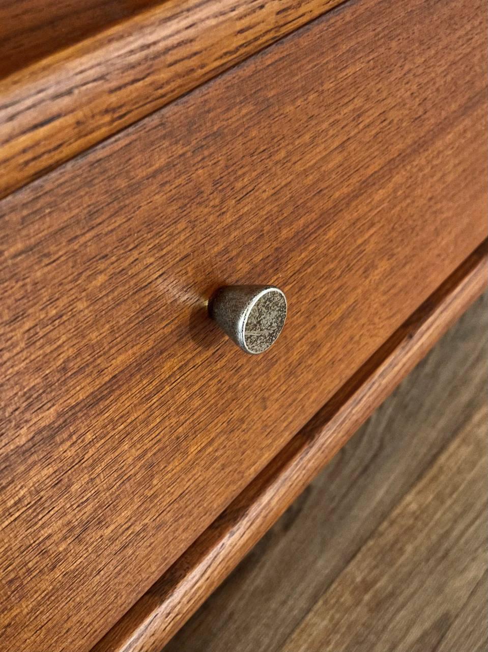 Newly Refinished - Mid-Century Modern 4-Tier Sculpted Walnut Bookshelf For Sale 3