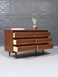 Restaurada recientemente: cómoda de 6 cajones de estilo «Mid-Century Modern» de United Furniture