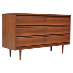 Restaurada recientemente: cómoda de 6 cajones de estilo «Mid-Century Modern» de United Furniture