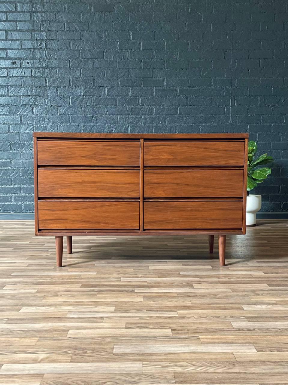Mid-20th Century Newly Refinished - Mid-Century Modern 6-Drawer Walnut Dresser