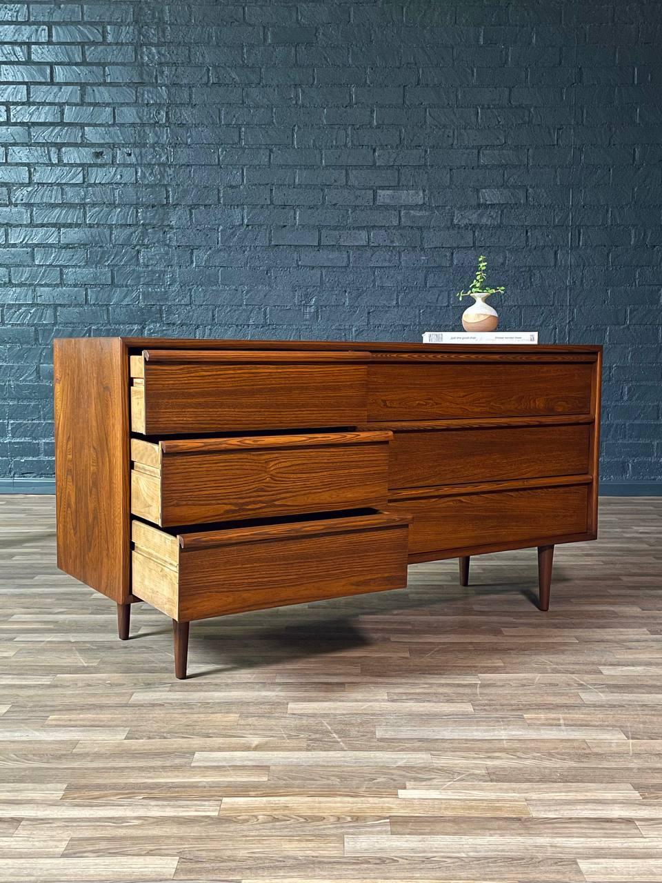 Mid-20th Century Newly Refinished - Mid-Century Modern 6-Drawer Dresser For Sale
