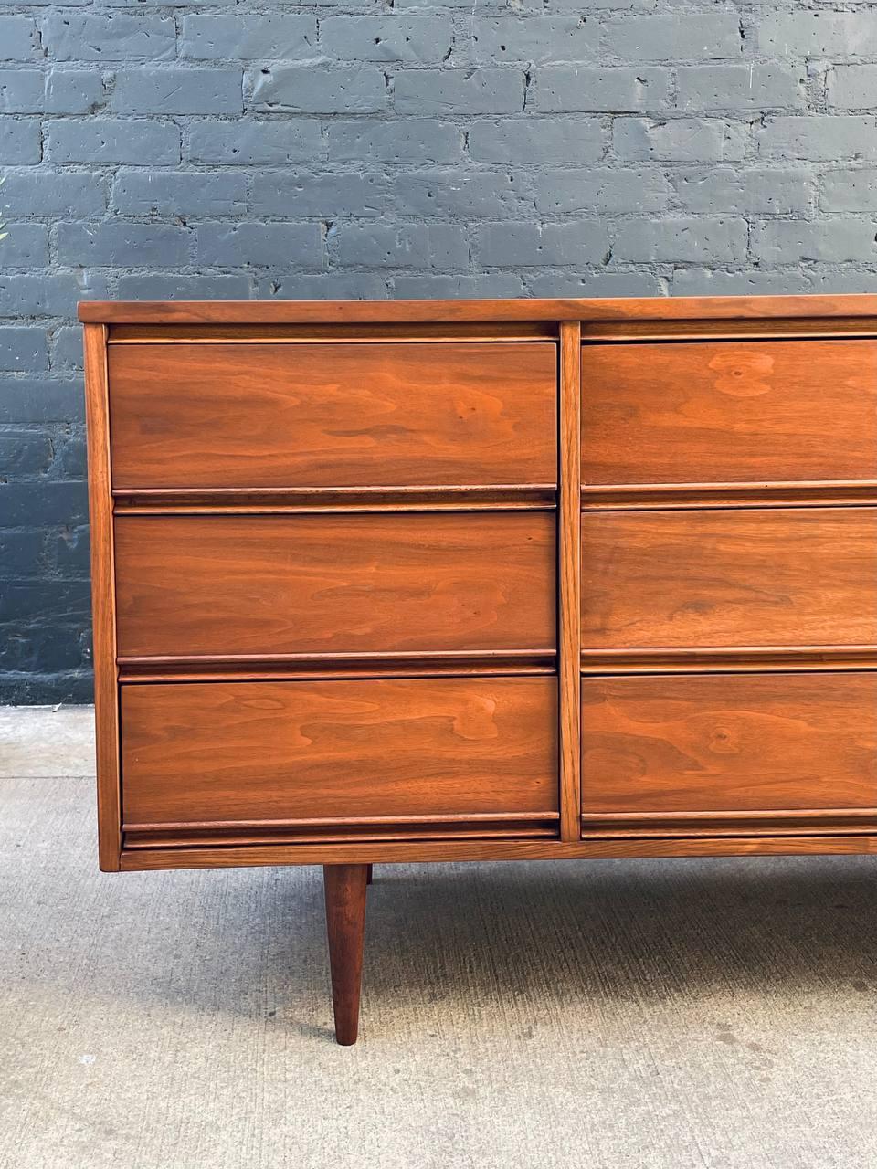 Mid-20th Century Newly Refinished - Mid-Century Modern 9-Drawer Walnut Dresser by Dixie Furniture