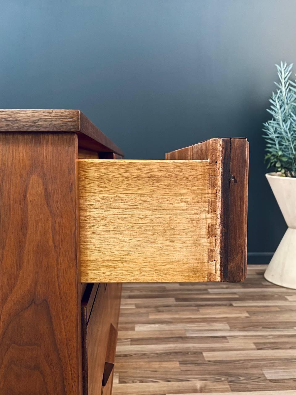 Newly Refinished - Mid-Century Modern 9-Drawer Walnut Dresser 4