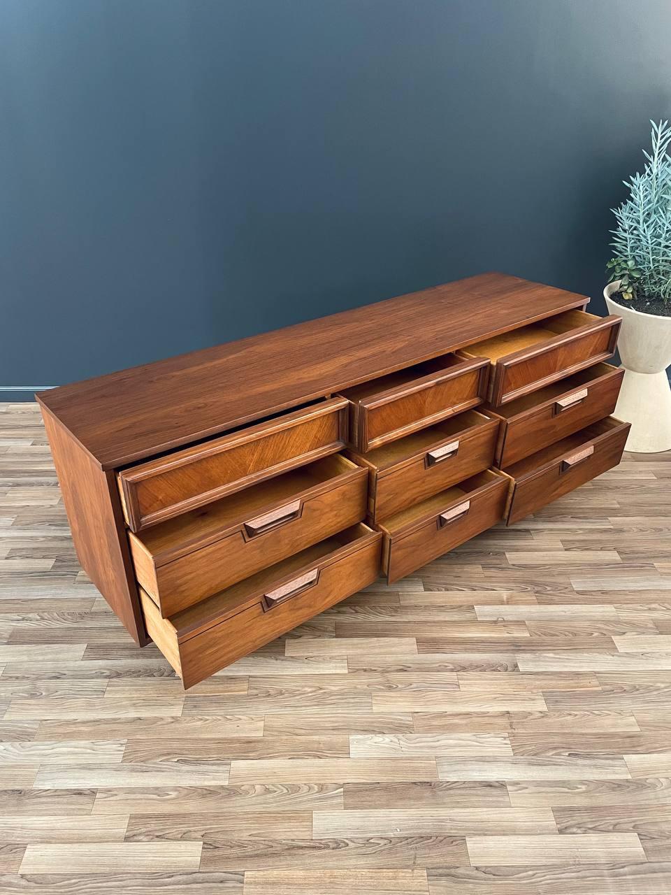 American Newly Refinished - Mid-Century Modern 9-Drawer Walnut Dresser