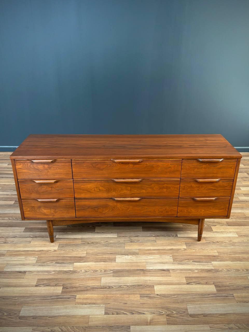 Mid-20th Century Newly Refinished - Mid-Century Modern 9-Drawer Walnut Dresser For Sale