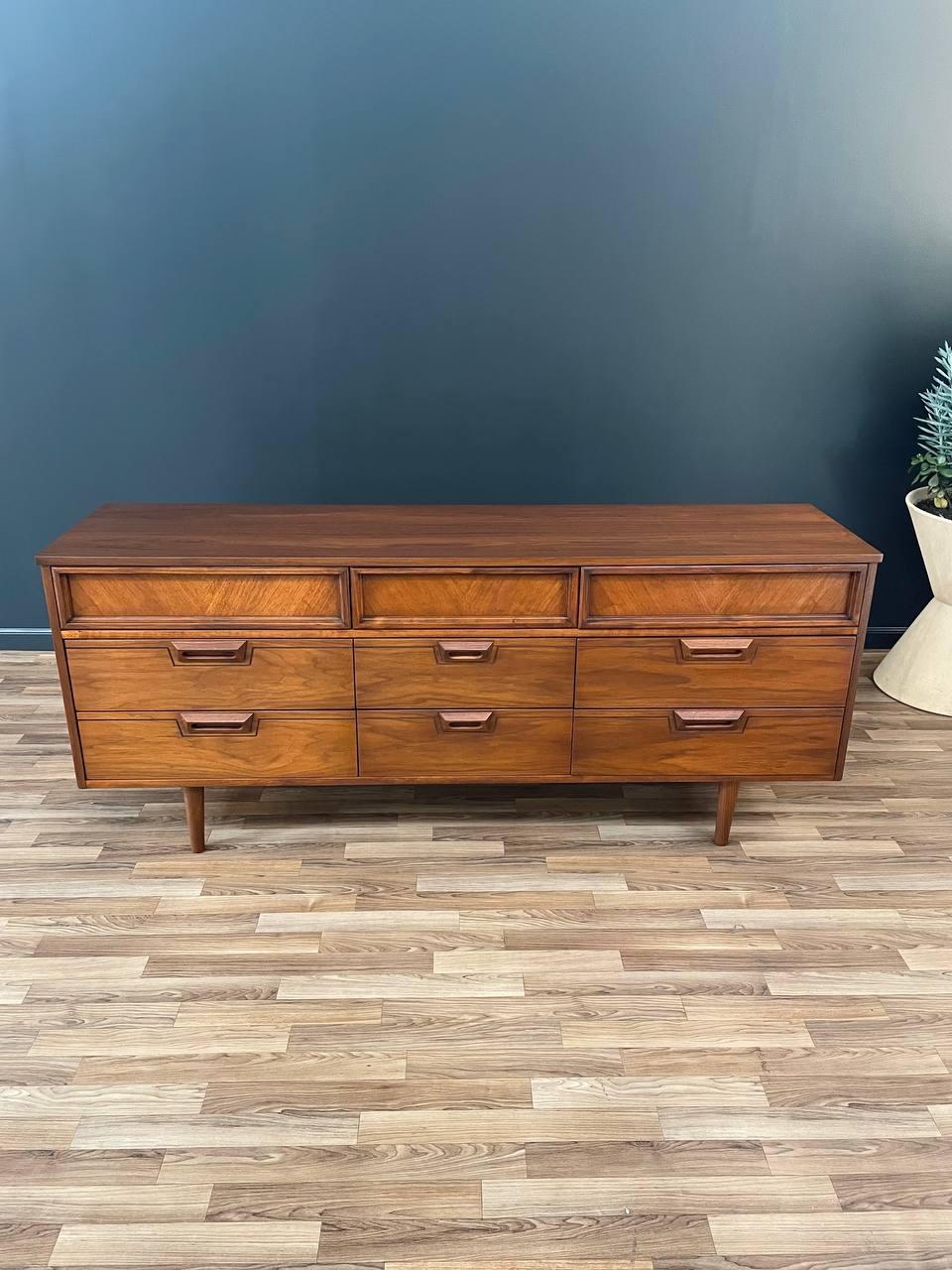 Mid-20th Century Newly Refinished - Mid-Century Modern 9-Drawer Walnut Dresser