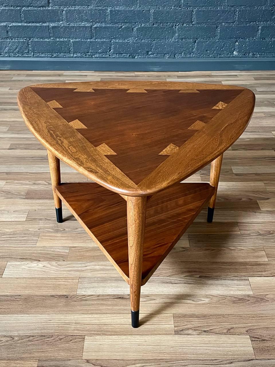 Condition: Expertly Refinished

With over 15 years of experience, our workshop has followed a careful process of restoration, showcasing our passion and creativity for vintage designs that can seamlessly be incorporated with many interior decors.