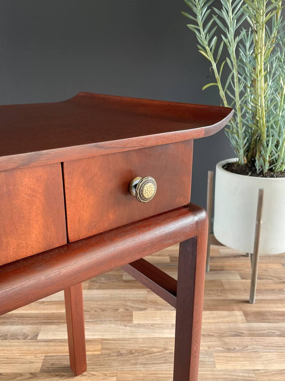 Newly Refinished - Mid-Century Modern Asian-Style Walnut Console Table  For Sale 5