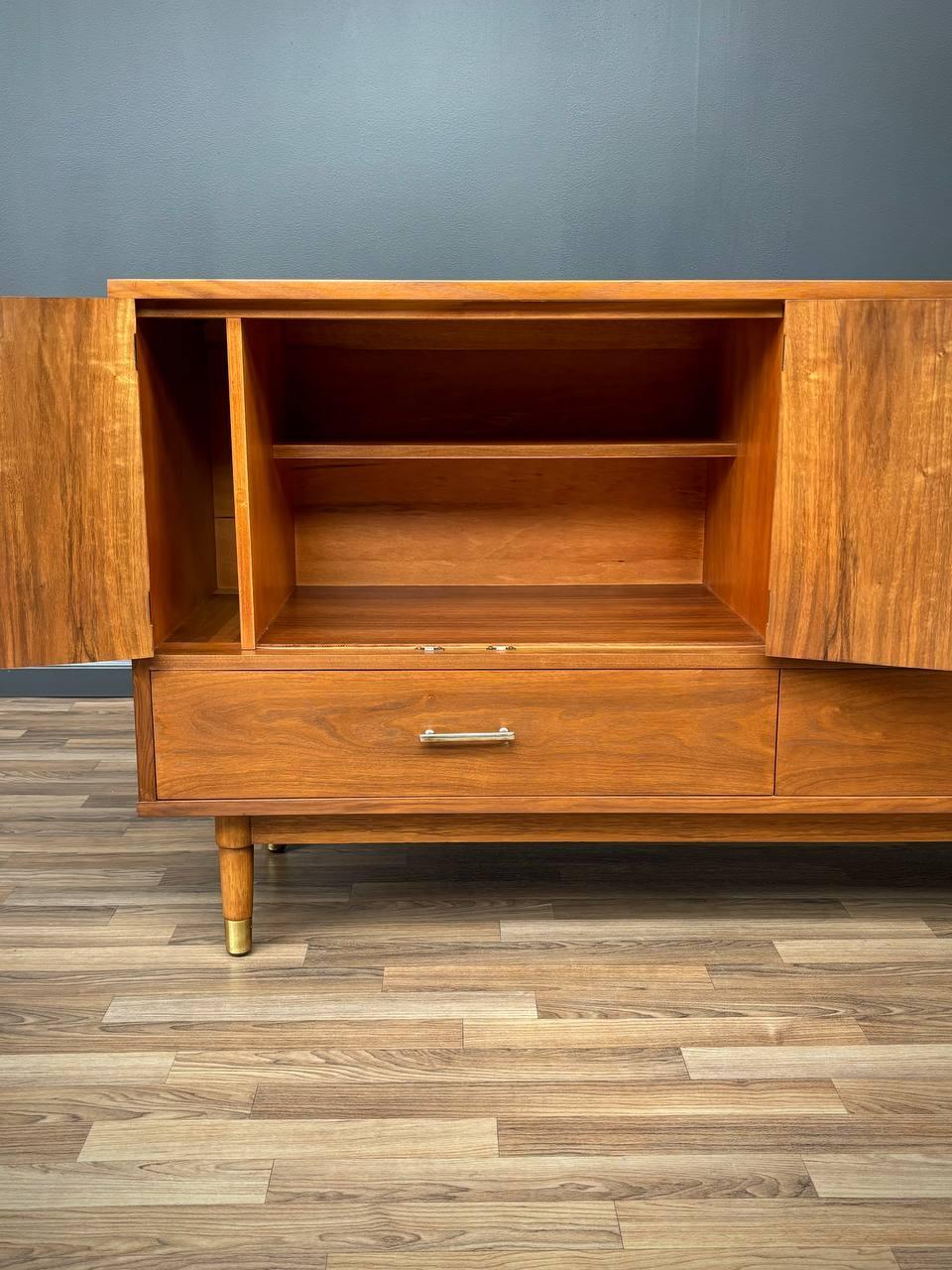 Newly Refinished - Mid-Century Modern “Biscayne” Walnut Credenza by Drexel For Sale 4