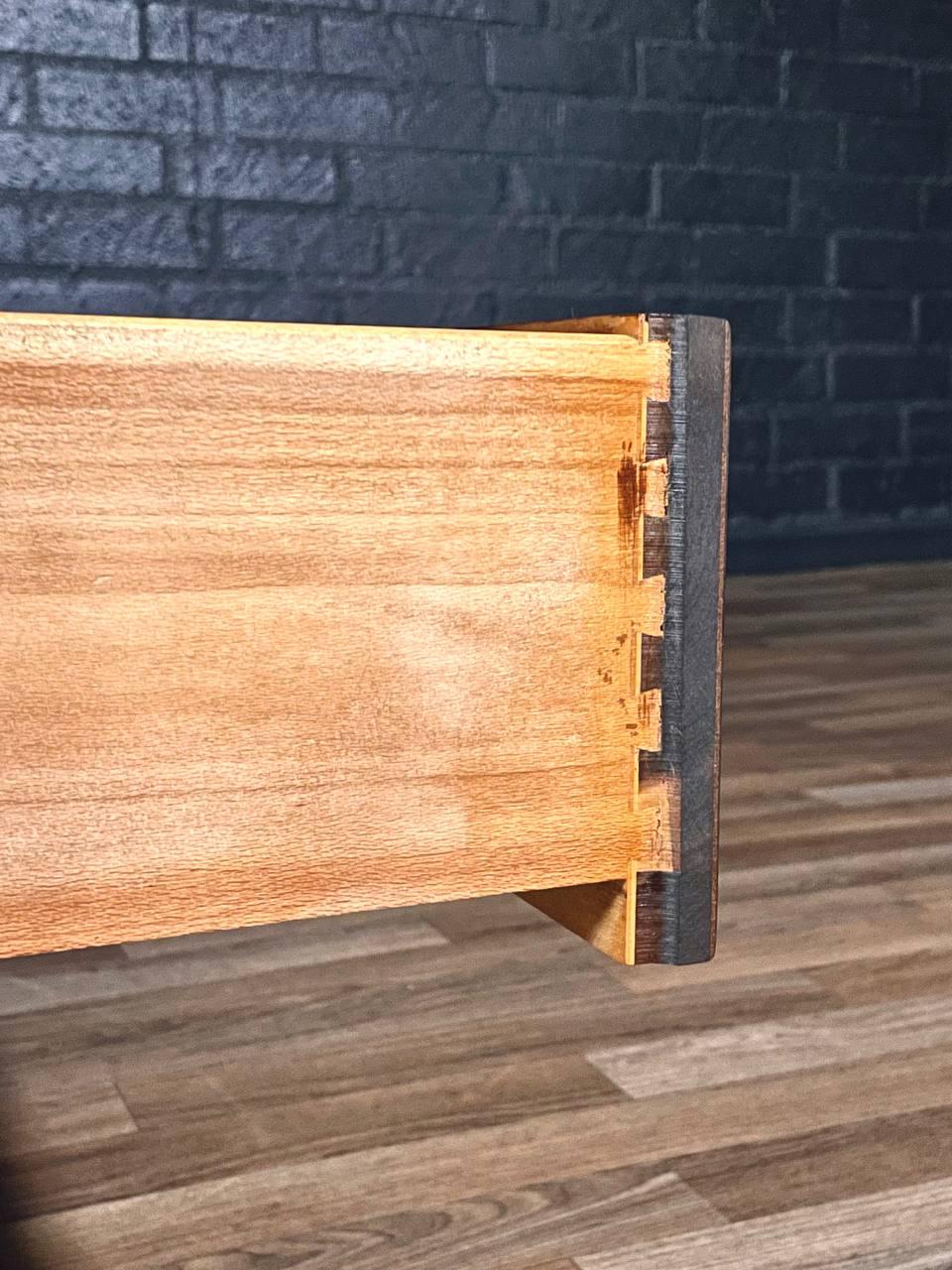 Neu lackiert - Mid-Century Modern 