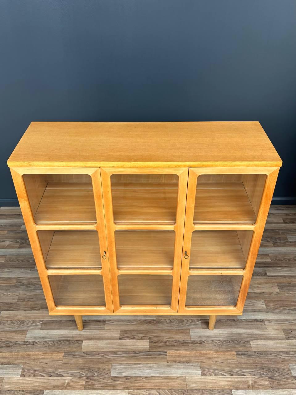 American Newly Refinished - Mid-Century Modern Bookcase by Edward Wormley for Drexel