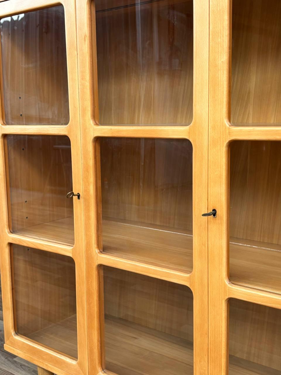 Glass Newly Refinished - Mid-Century Modern Bookcase by Edward Wormley for Drexel