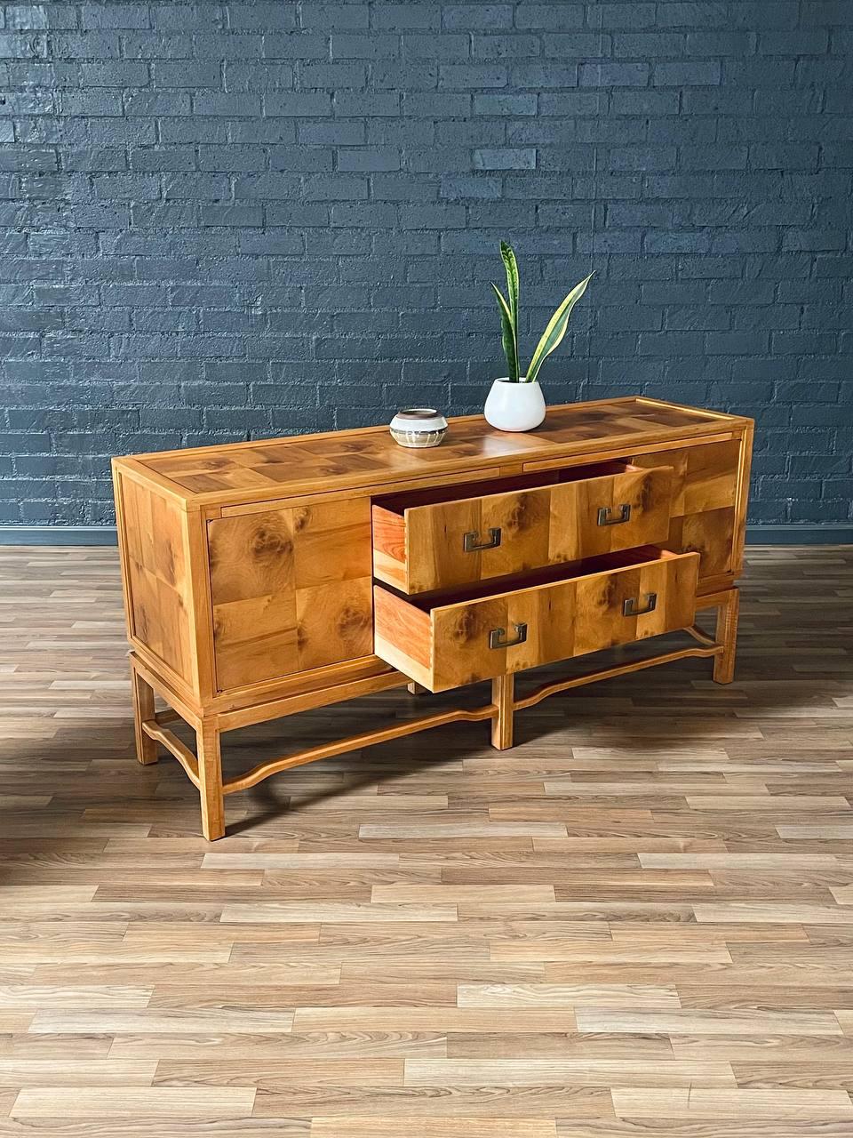 Newly Refinished - Mid-Century Modern Burlwood Credenza by Ray See for SeeMar In Excellent Condition For Sale In Los Angeles, CA