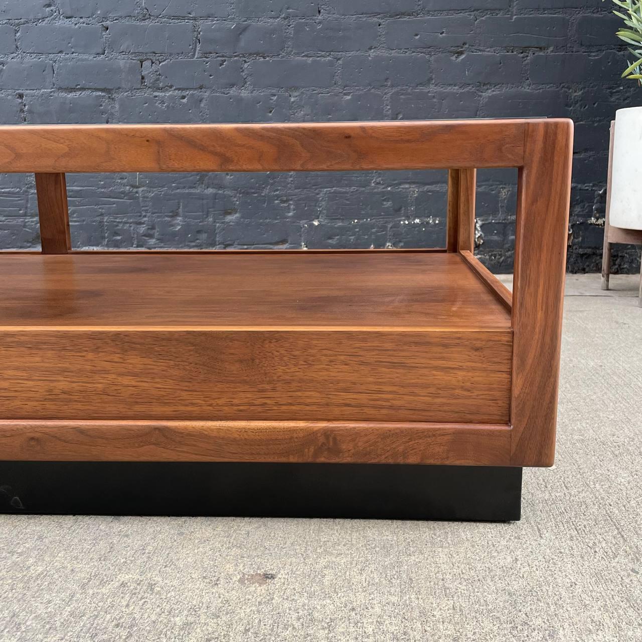 Newly Refinished - Mid-Century Modern Coffee Table by Glenn of California 1