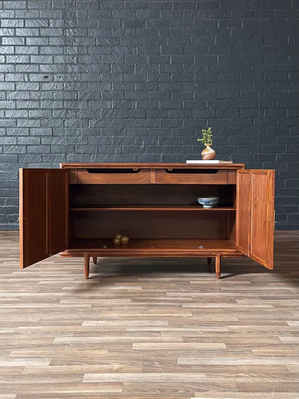 American Newly Refinished -Mid-Century Modern Credenza Travertine Stone, Bi-Folding Doors For Sale
