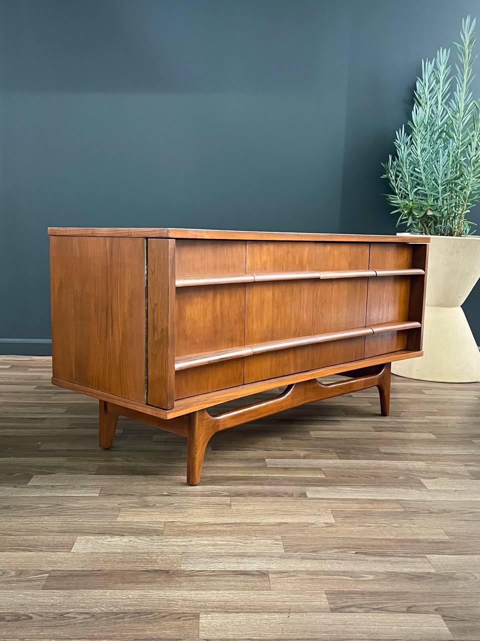 American Newly Refinished -Mid-Century Modern Curved-Front Credenza with Bi-Folding Doors
