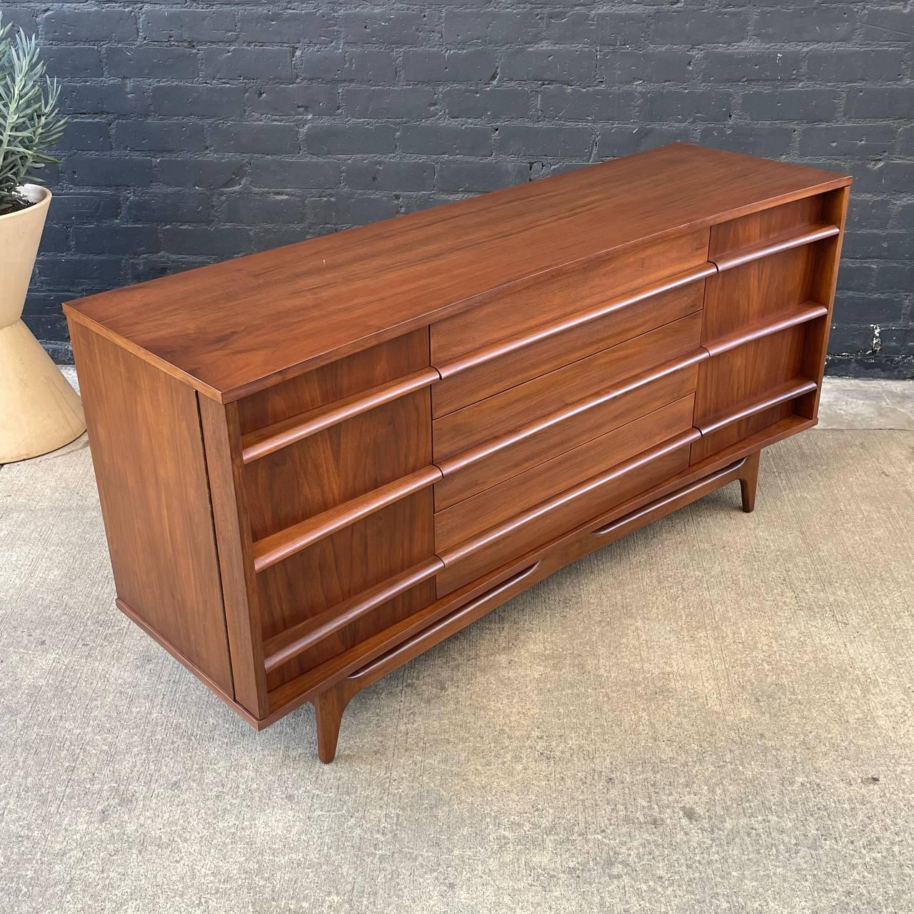 Mid-20th Century Newly Refinished - Mid-Century Modern Curved-Front Walnut Credenza