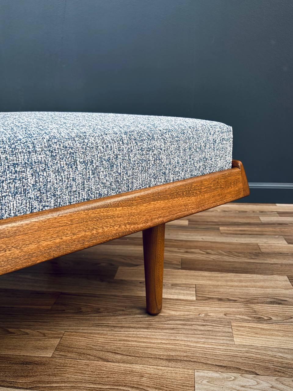 Mid-20th Century Newly Refinished - Mid-Century Modern Daybed by Gerald McCabe For Sale