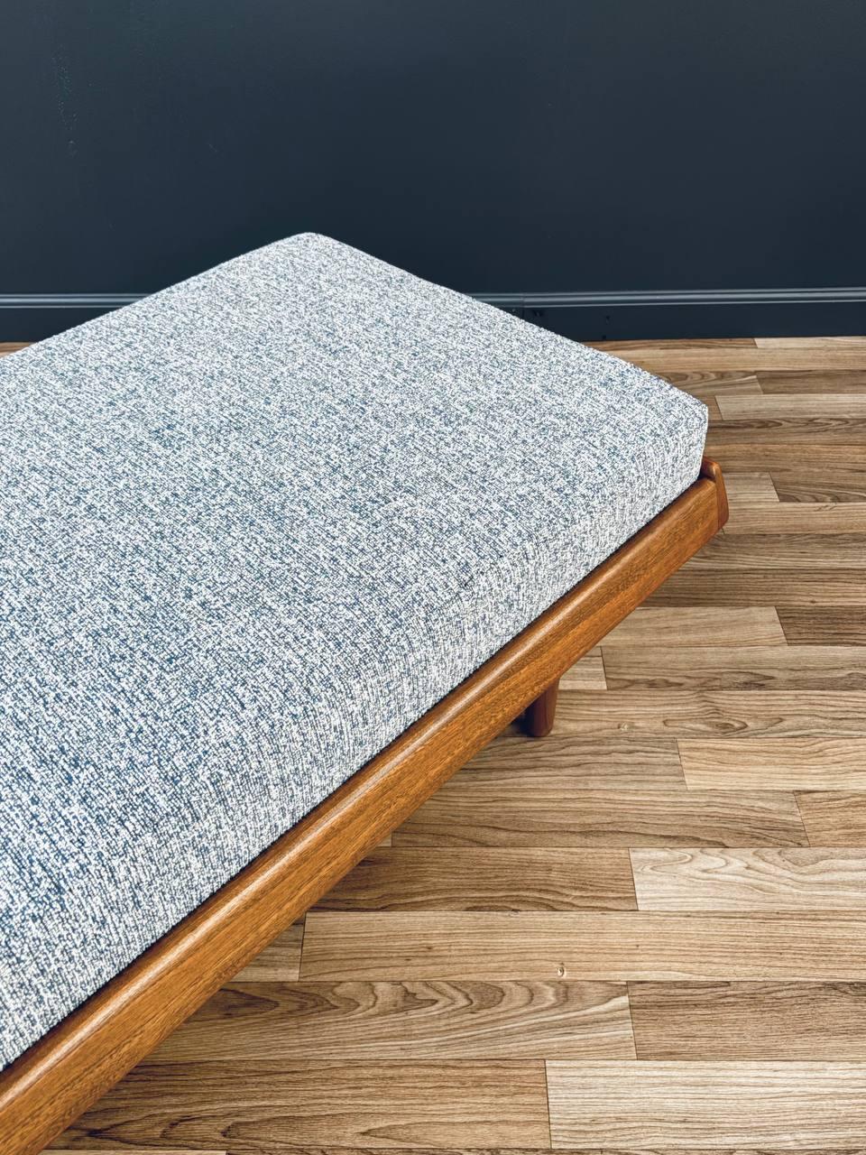 Newly Refinished - Mid-Century Modern Daybed by Gerald McCabe 2