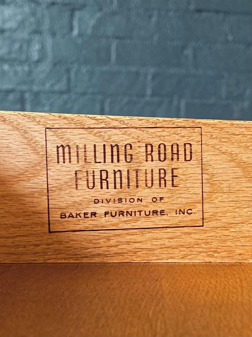Newly Refinished - Mid-Century Modern Desk w/ Leather Top by Milling Road For Sale 4