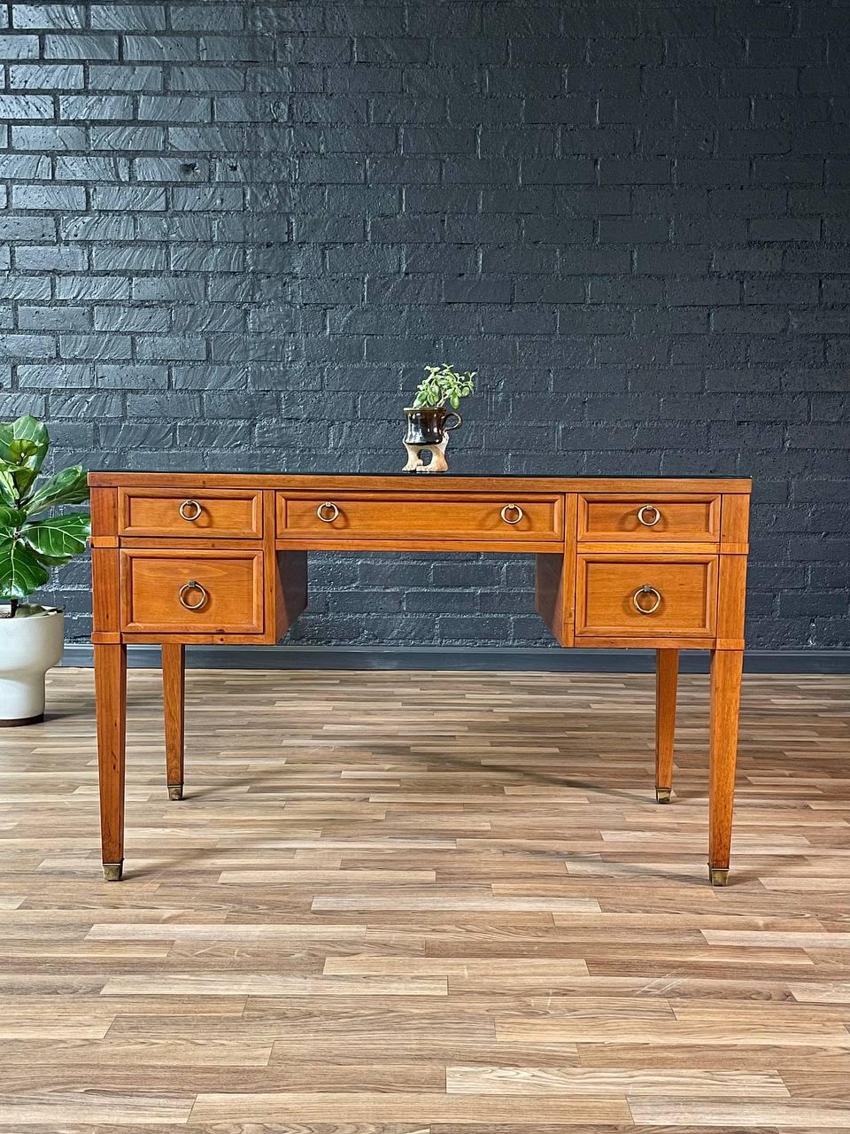 Newly Refinished - Mid-Century Modern Desk w/ Leather Top by Milling Road For Sale 1