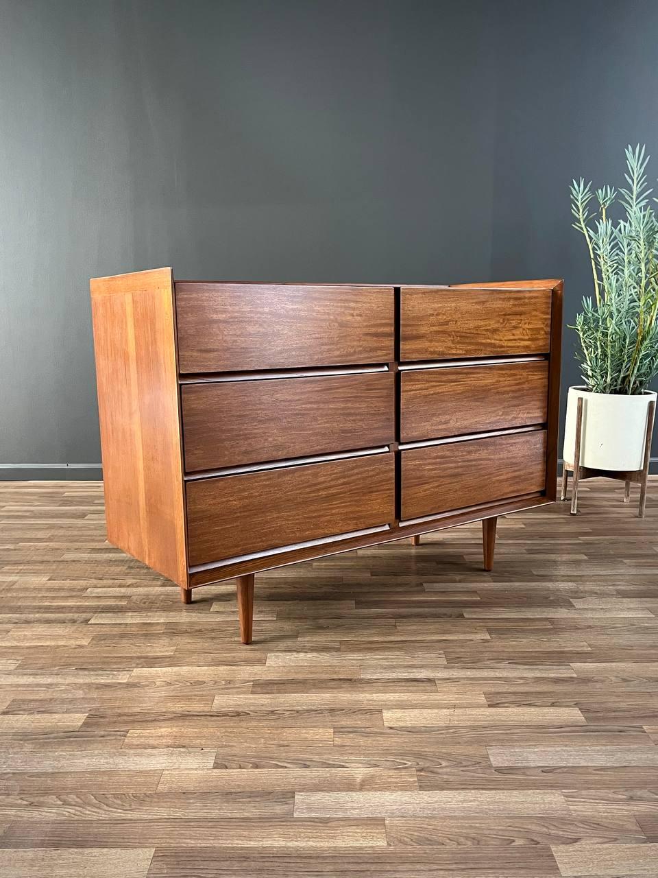 Américain Commode moderne du milieu du siècle dernier de Morris of California récemment restaurée