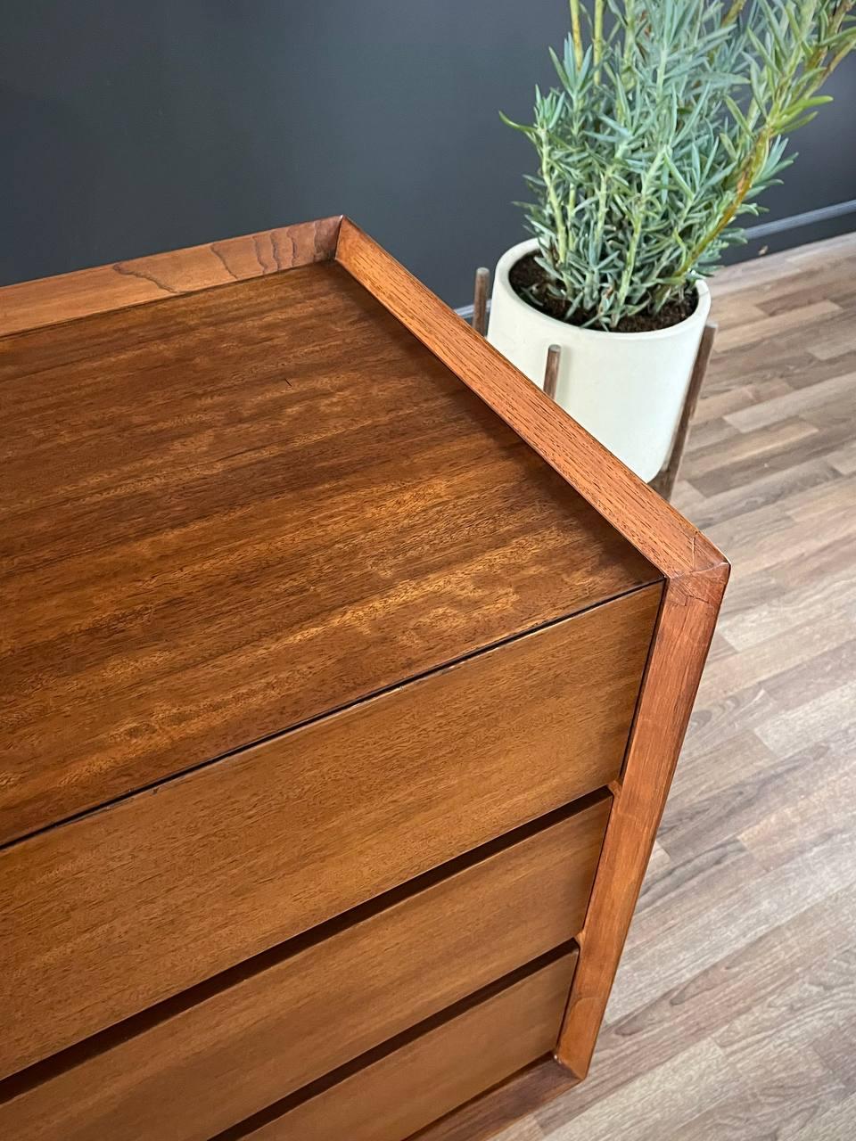 Acajou Commode moderne du milieu du siècle dernier de Morris of California récemment restaurée